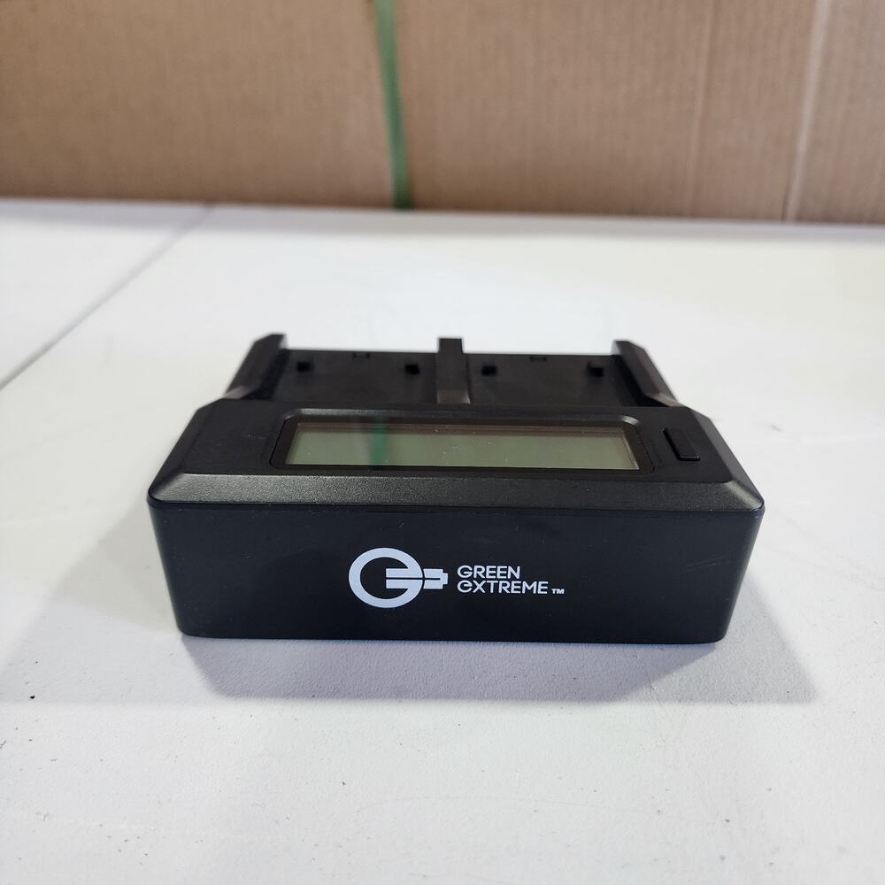 GREEN EXTREME Universal Dual Digital Battery Charger for Camera Batteries